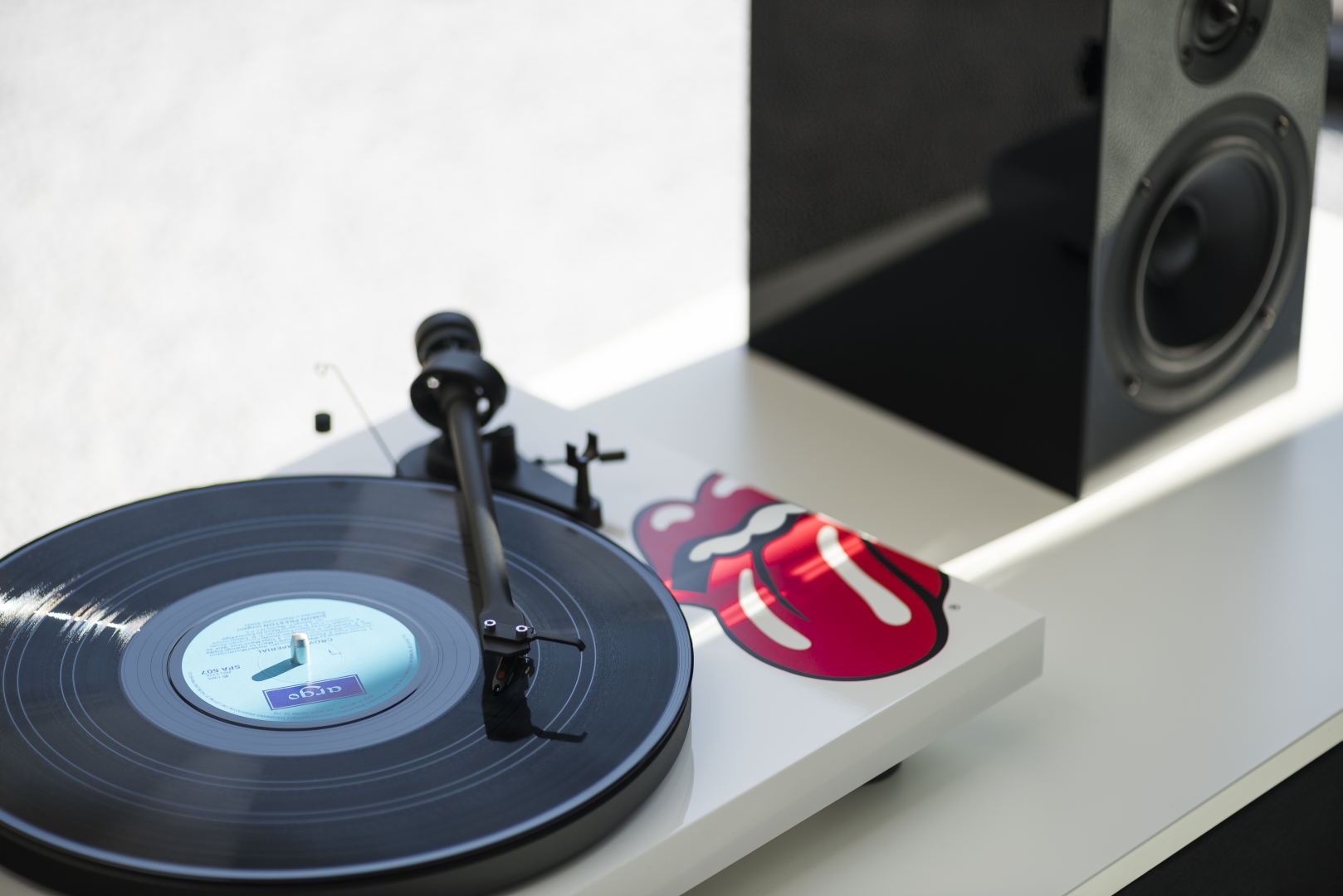 pro-ject-rolling-stones-recordplayer-limitierter-plattenspieler-mit-ortofon-om10-2 image 3