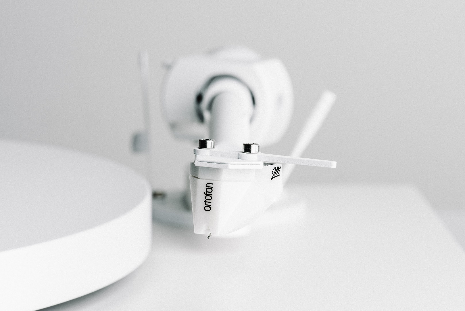 pro-ject-debut-pro-white-edition-plattenspieler-in-wei image 3