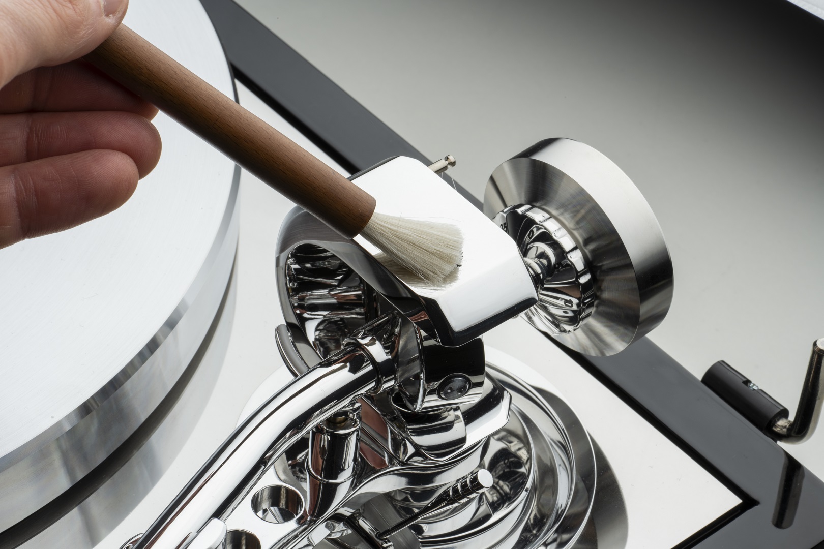 pro-ject-broom-it-carbonfaser-plattenb-rste image 2