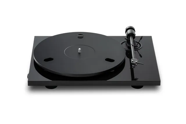 pro-ject-e1-2-plattenspieler-der-e-line-mit-werkseitig-montiertem-tonabnehmer image 1