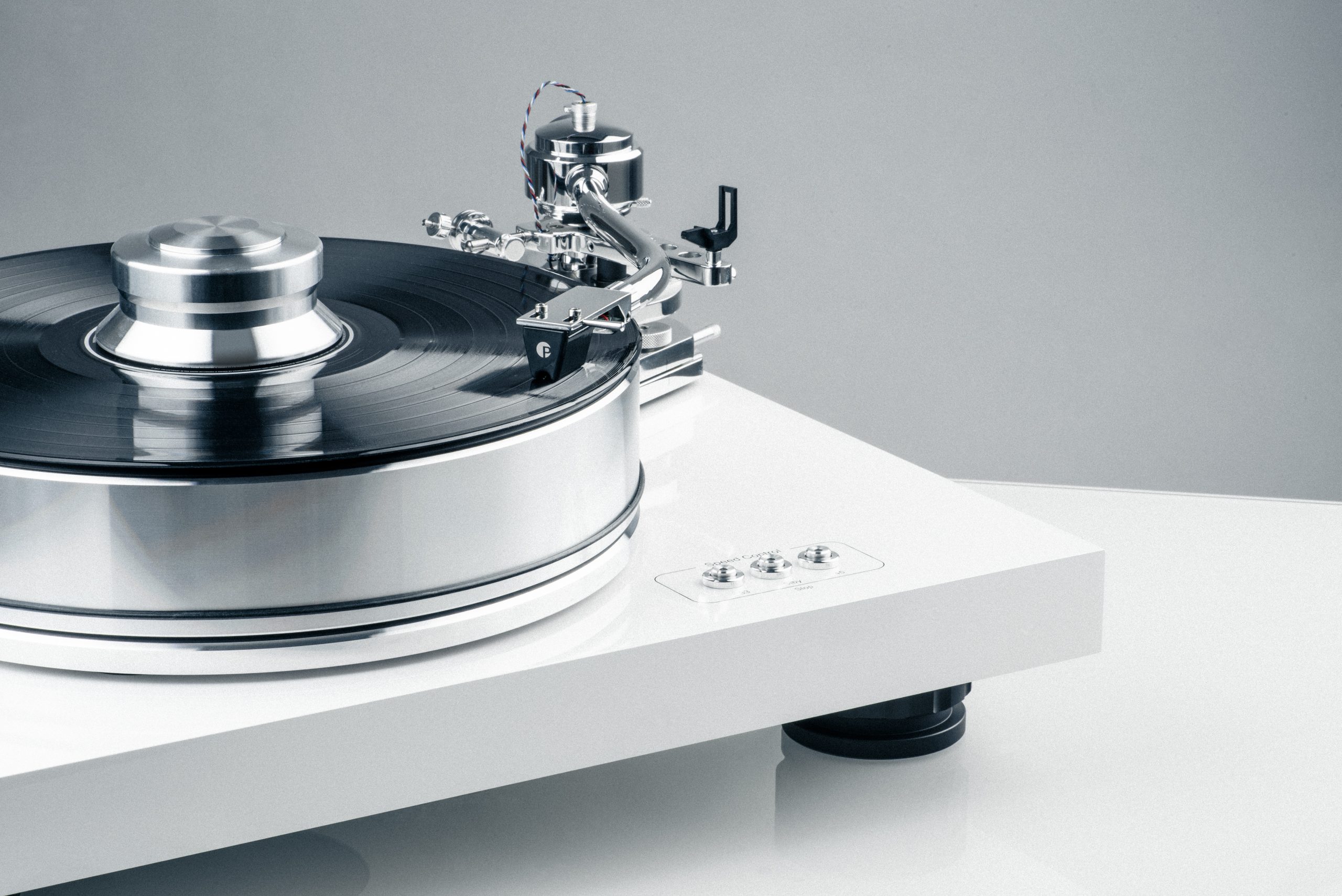pro-ject-signature-10-high-end-plattenspieler image 2