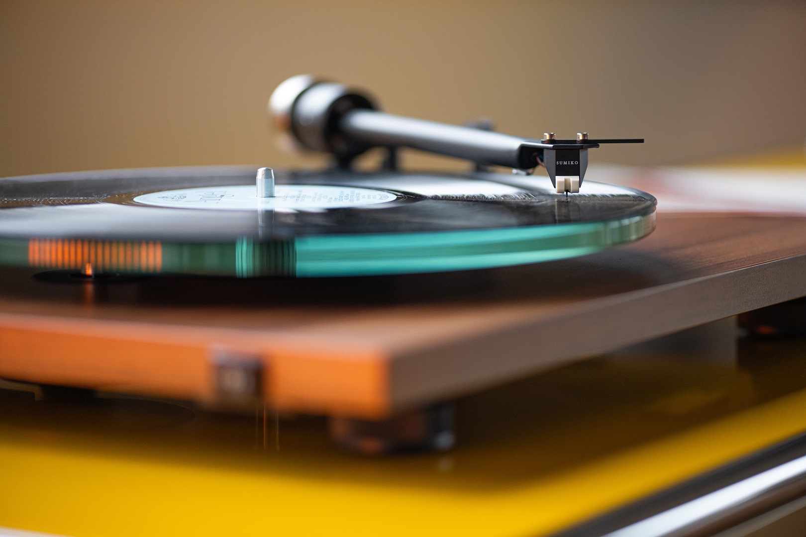 pro-ject-t2-plattenspieler-mit-carbon-tonarm-und-acryl-teller image 6