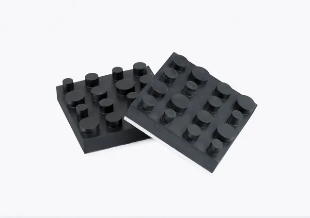 dynavox-antivibe-ger-te-und-boxenf-e-gummi-40x40-mm-4er-set image 1