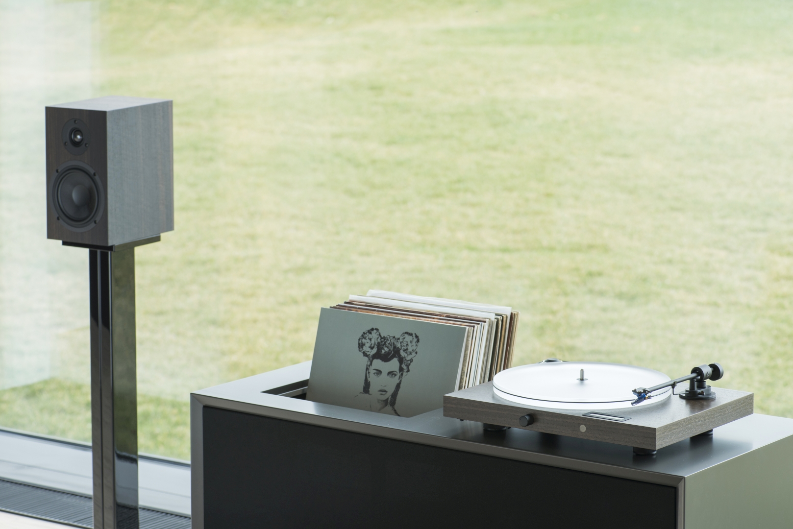 pro-ject-juke-box-s2-stereo-set-2 image 2