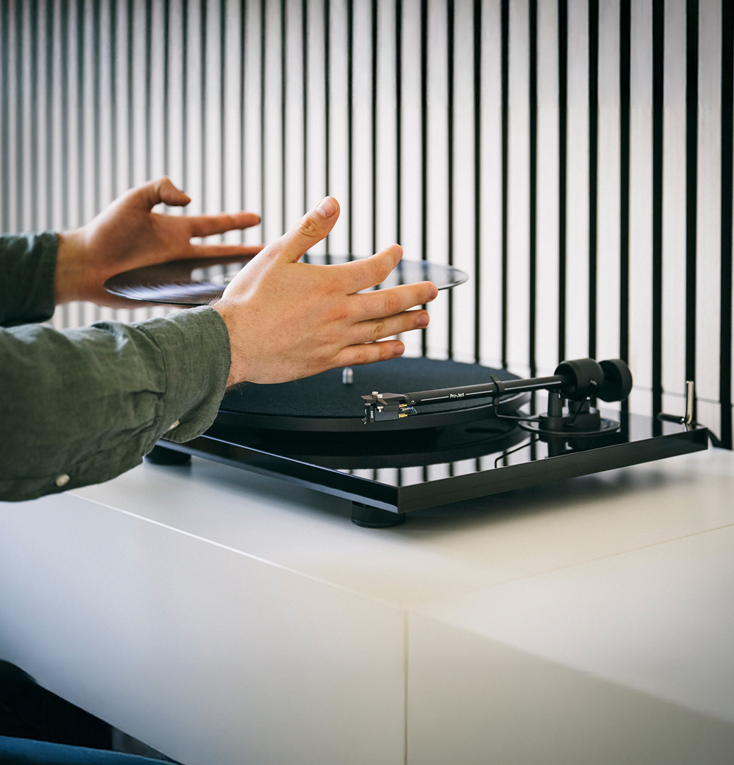 pro-ject-e1-2-plattenspieler-der-e-line-mit-werkseitig-montiertem-tonabnehmer image 3