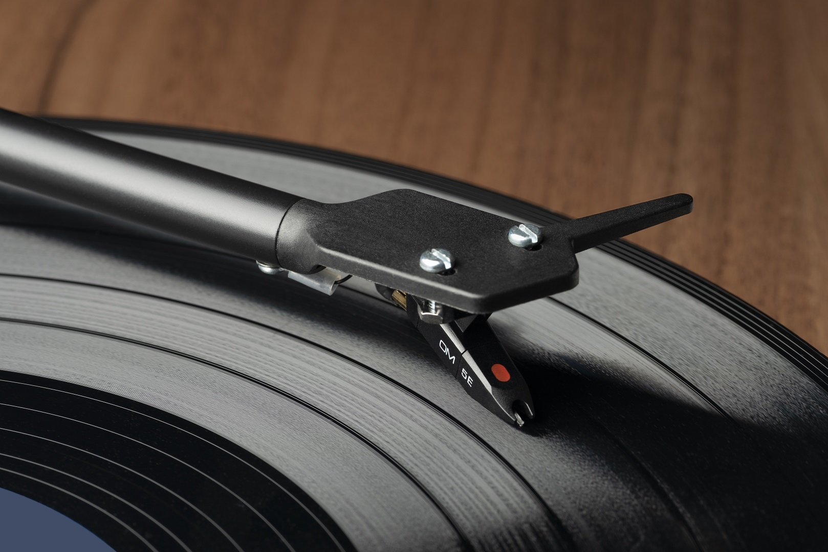 pro-ject-e1-bt-einsteiger-plattenspieler-mit-bluetooth-plug-play-handgefertigt-i image 2