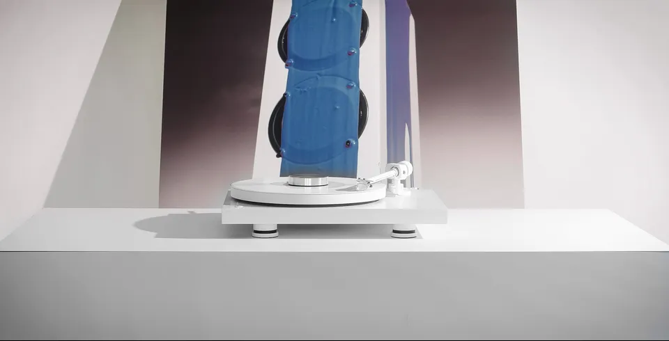 pro-ject-debut-pro-white-edition-plattenspieler-in-wei image 1