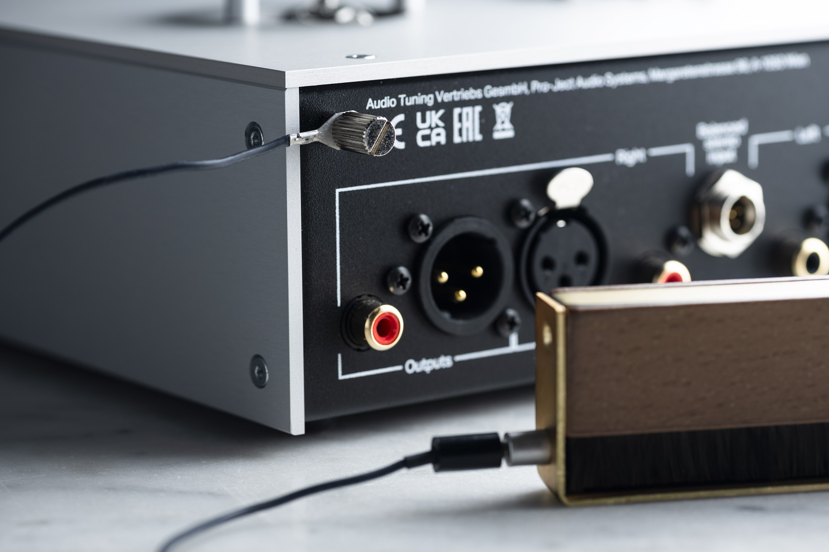 pro-ject-brush-it-premium-carbonfaser-schallplattenb-rste-mit-erdungskabel-conne image 4