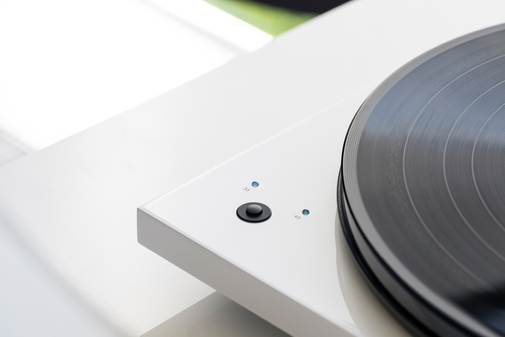 pro-ject-essential-iii-sb-plattenspieler-mit-elektronischer-geschwindigkeitsumsc image 2