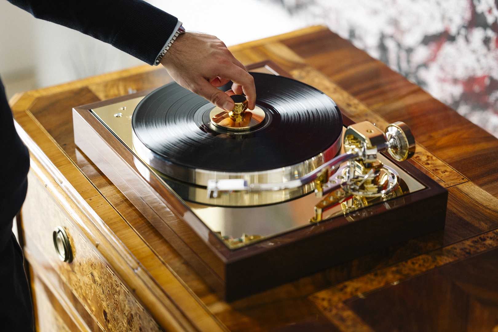 pro-ject-the-classic-reference-high-end-plattenspieler-mit-subchassis-9-evo-tona image 6