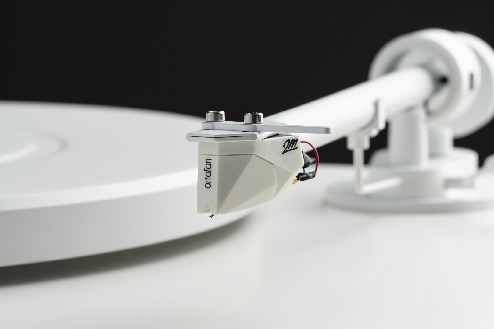 pro-ject-t1-white-edition-hifi-plattenspieler-satin-white-t-line image 4