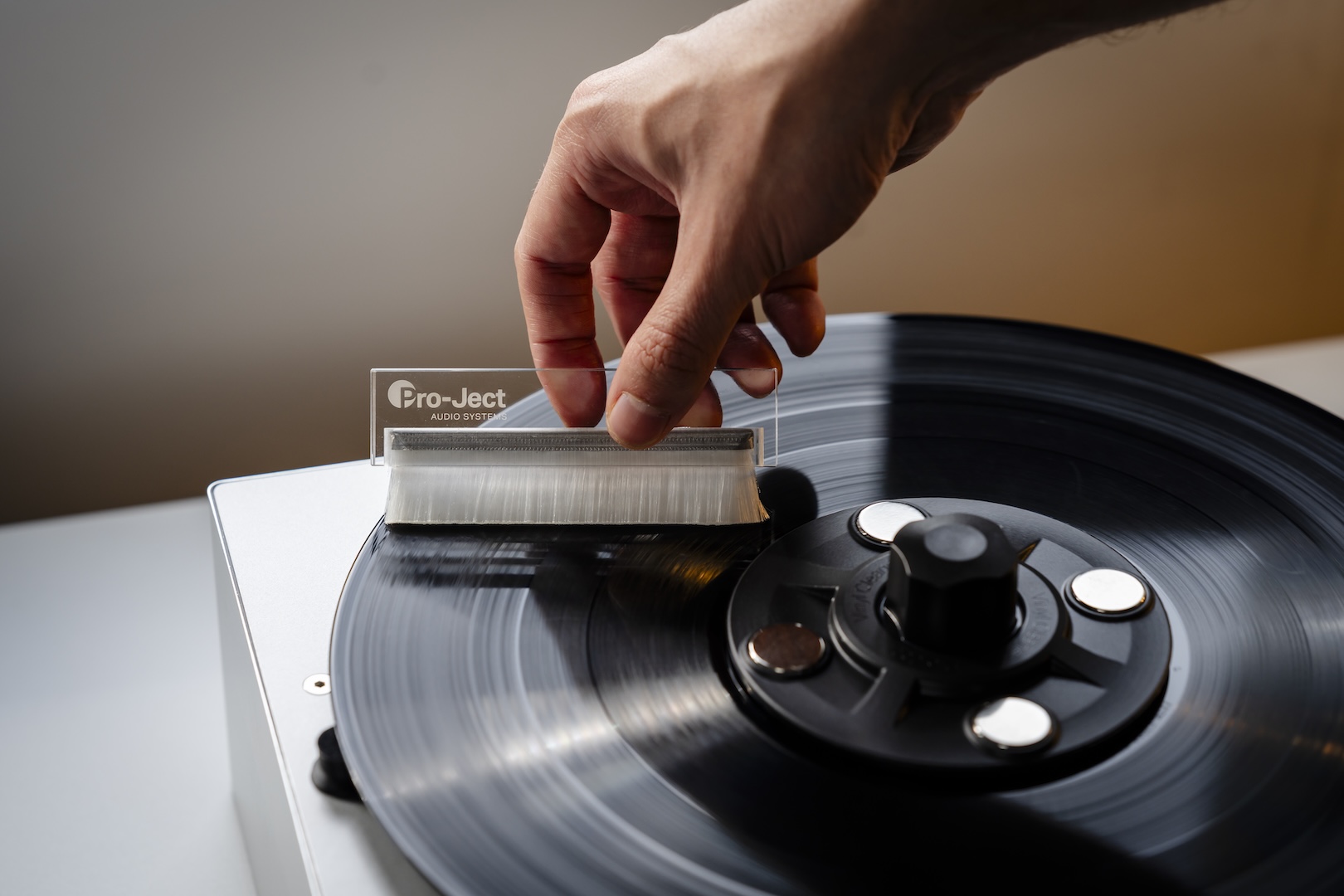 pro-ject-vc-e-mini-kompakte-schallplattenwaschmaschine-mit-bodenabsaugung image 4