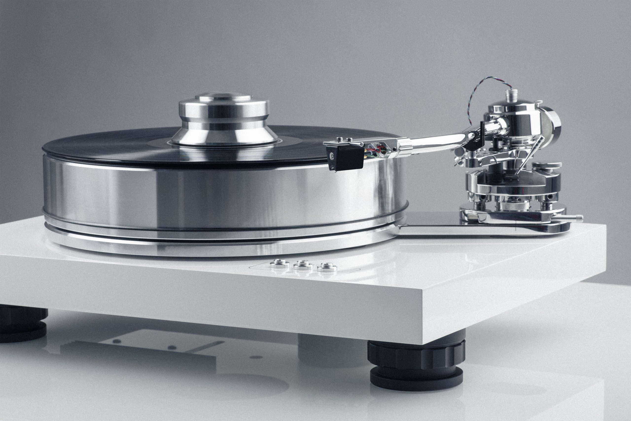 pro-ject-signature-10-high-end-plattenspieler image 3
