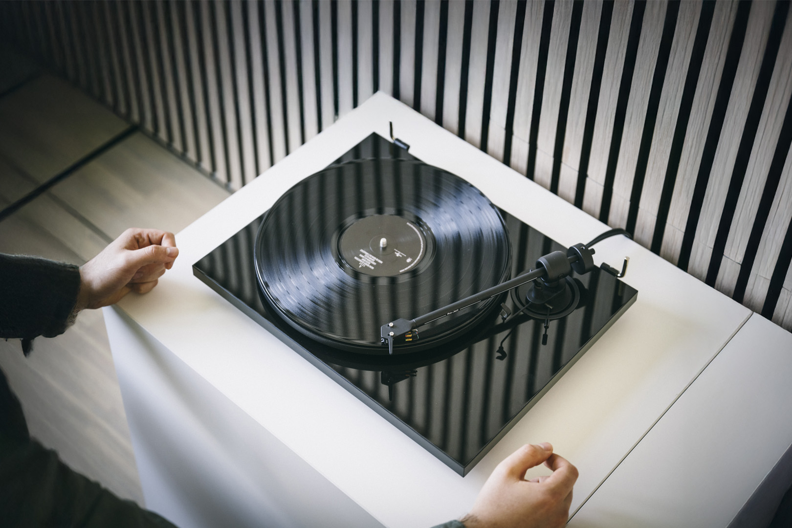 pro-ject-e1-2-plattenspieler-der-e-line-mit-werkseitig-montiertem-tonabnehmer image 5